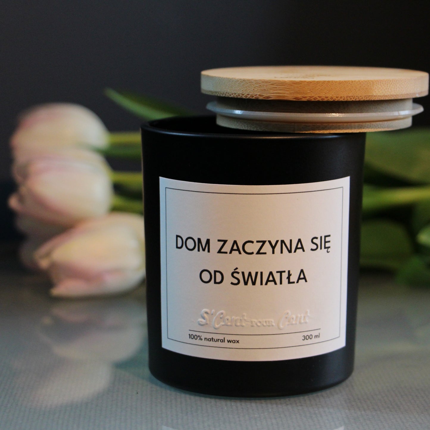 Świeca zapachowa: DOM ZACZYNA SIĘ OD ŚWIATŁA